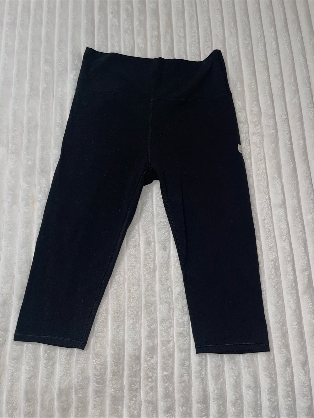 Vuori Black Capri Leggings